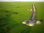 Long road to turbines.jpg (52kb)